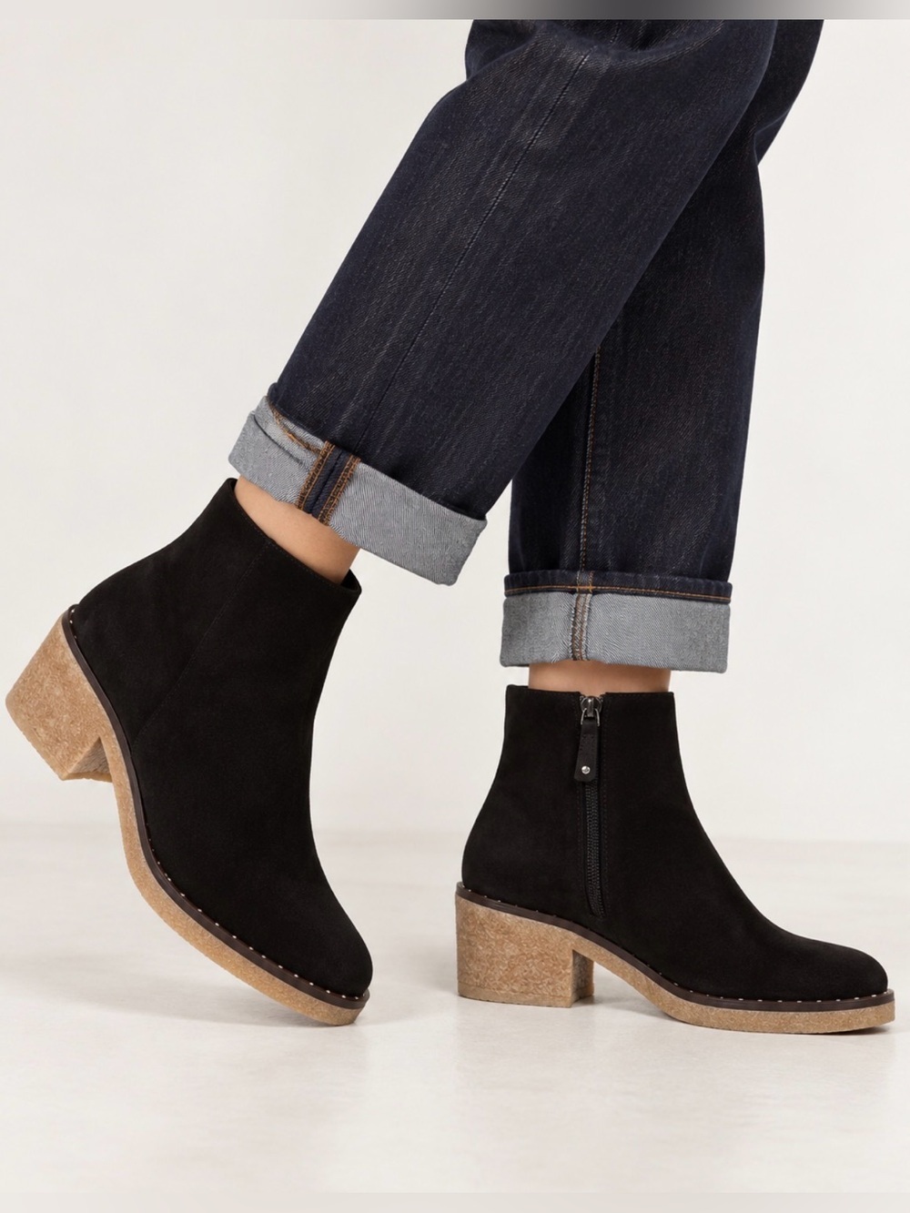NWT BRUGLIA Suede Black Ankle Boots Size 9 Made in Italy Casual Quiet Luxury